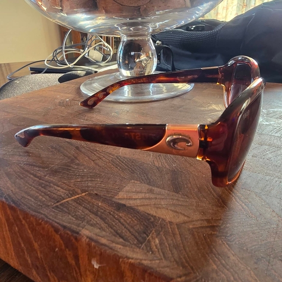 Elegant Brown Sunglasses